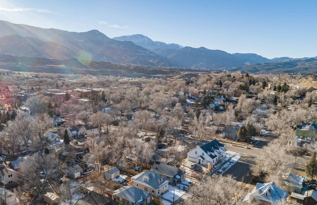 1893 Classic 4 Blocks From Great Dining & Shops - Photo 29