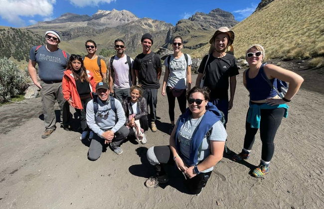 Excursión a los volcanes Popocatépetl e Iztaccíhuatl en grupo reducido - Foto 1