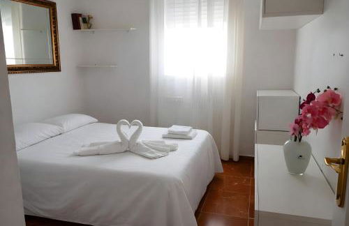 Chalet de Lujo con Piscina Privada cerca de Sevilla - Photo 14