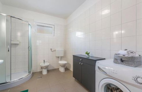 Villa Marilu, modern villa with pool near the sea - Foto 22