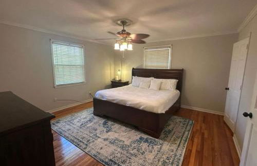 Walk to Masters! Spacious & Modern 4bd Home - Foto 7