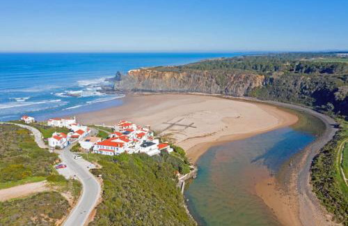 The Old House with Heated Pool, BBQ, Fireplace - Photo 21