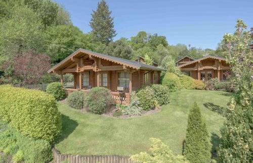 Beautiful 2 Bedroom Log Cabin With Private Hot Tub - Elm - Foto 8