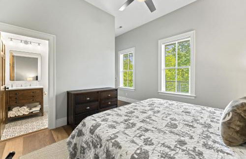 Lakeside Retreat Sleeps 22 Dock Grill Game Room - Foto 30