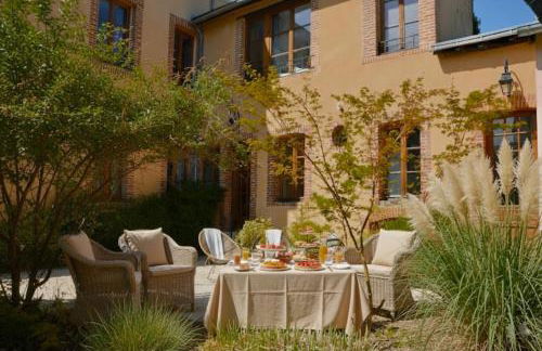 Cottage Mackinley, séjour spacieux et chaleureux, salon de jeux, grande salle à manger, 15 pers, Centre Historique, gare TER - Foto 1
