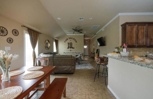 5BD - Backyard - Pool Access - 5 Mins to Texas A&M - Foto 7