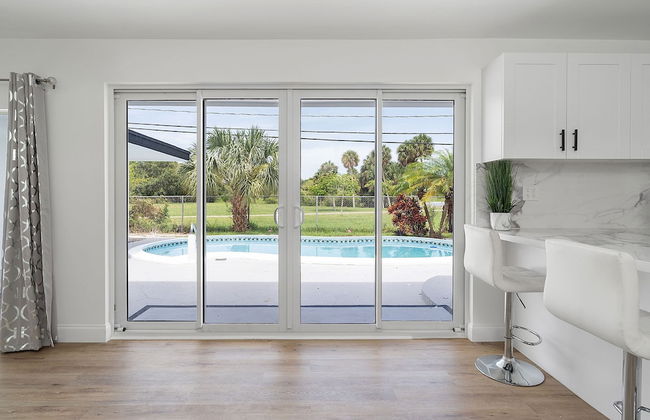 Dreamy 4BR Getaway w Private Pool Luxe Patio in Miramar - Foto 19