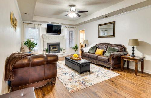 Spacious Madison Vacation Rental with Backyard! - Photo 4