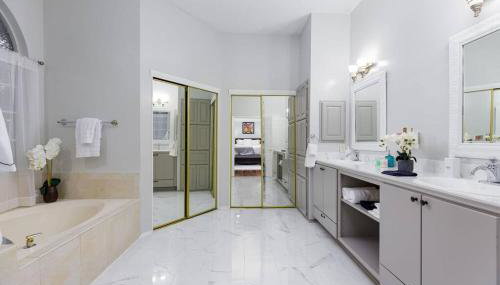 RARE FIND! Private Pool Hot Tub Spa Game Room Pool Heat Available Spring Special! - Foto 5