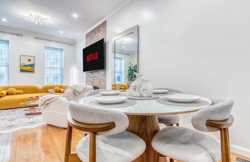 Bushwick Gem with Spacious King Bed, 2 Baths with Modern Kitchen & Steps to train - Foto 5