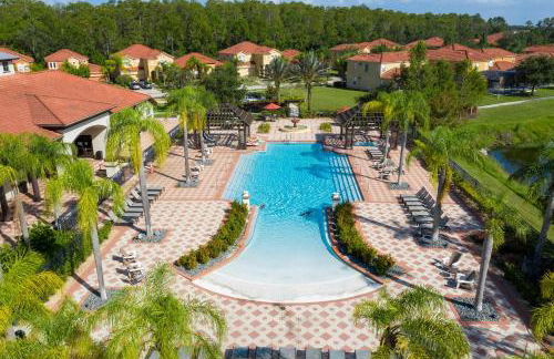 4BR Lakefront - Themed Rooms - Pool & BBQ! - Foto 25