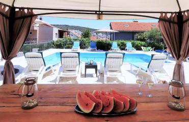 Villa Mendula Trogir - Luxury villa by the beach - heated pool - lush green garden - Photo 100