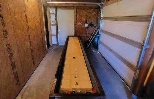 Rustic Barn Retreat w Hot Tub Game Room & FirePit - Foto 22