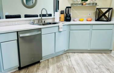 CozyCove near Disney Universal Pool Home Sleeps 10 - Foto 14