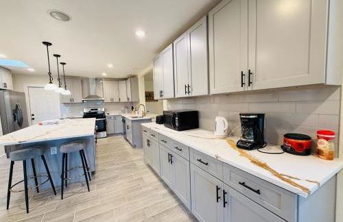 Waterfront Vacation Retreat with Gazebo Fishing - Foto 9