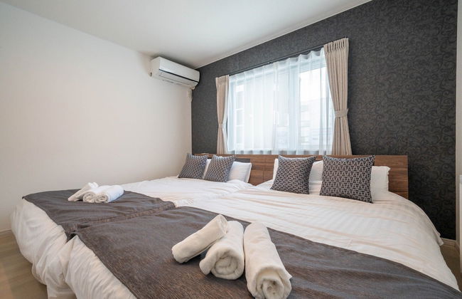 THE LUNA LOUNGE - Photo 29