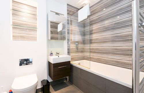 Cosy Central Stylish Apartment in Twickenham - Pass the Keys - Foto 16