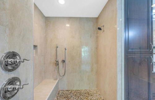 The Wexford French Chateau w Pool - Photo 49