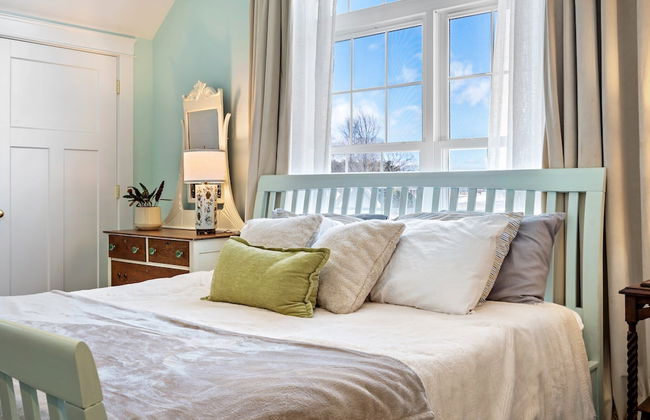 Golf-front Personal Arcade Hot tub Outdoor Kitchen - Photo 3