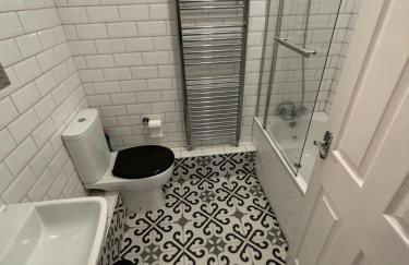 Superb Central Flat, 3 mins to Station and Parking - Foto 6