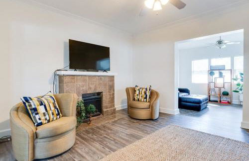 Near Family Fun! Centrally Located Indy Charmer - Foto 15