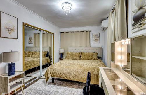 Walk to Public Transit! Pet-Friendly Lodi Apt - Foto 13