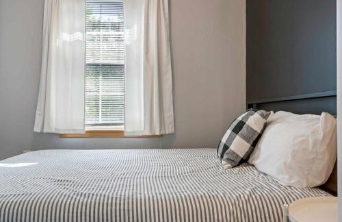 Lakefront Home with Private Beach Access & Hot Tub - Foto 71