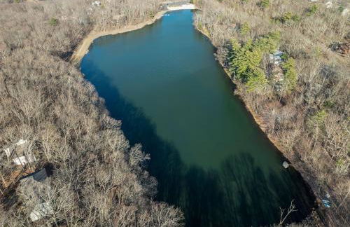 Luxurious Poconos Retreat - Hot Tub, Sauna, Games - Foto 55