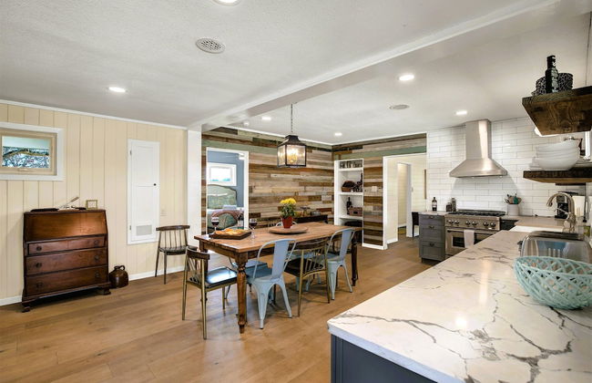 Stunning Home-right Across From Albert Dance Hall! - Foto 14