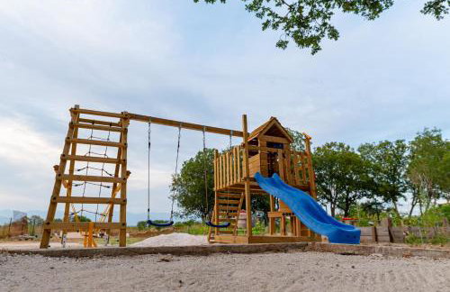 Villa Pietro with a heated Saltwater pool - Photo 51