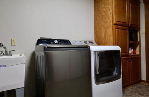 Hidden Hillside Retreat - A Secluded Modern Cabin - Foto 3