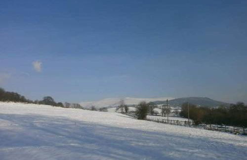 Cosy couples bolthole heart of Brecon Beacons - Photo 9