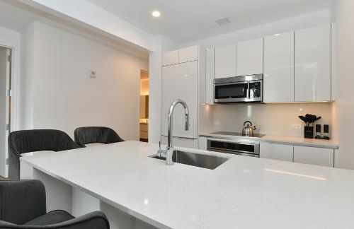 Contemporary Luxury 3BR 2BA Downtown NYC - Photo 25