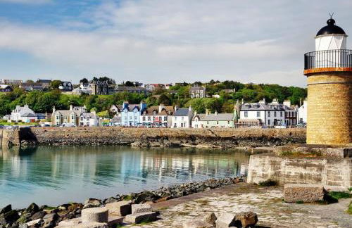 Stunning Period Townhouse with Garden, Walking Distance to Town - Photo 41