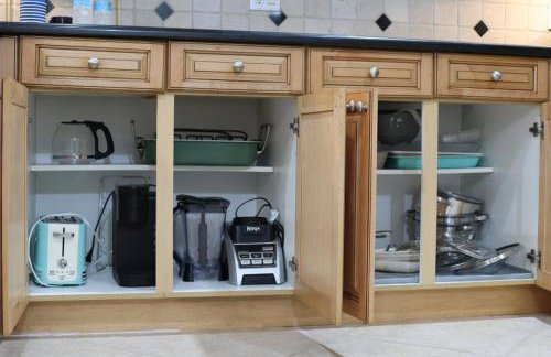 Tropical PoolHome Walk to Shops Near Beach - Foto 17