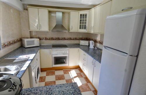 High Quality, Spacious, 4 Bedroom private Villa - Photo 25