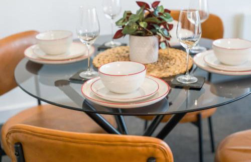 High-Rise Luxury 2-Beds and 2-Baths - Central - Relocation, and Family Friendly - Foto 28