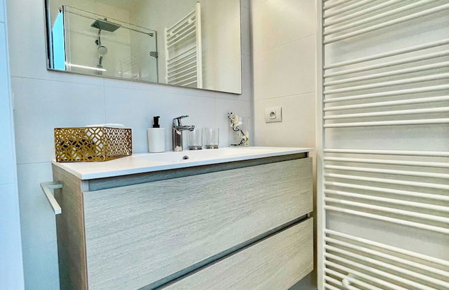 Modern 2BR Penthouse Near Diamond District by Oneluxstay - Foto 62