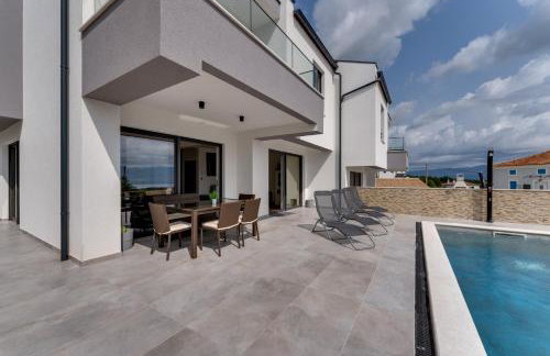 Villa Lavanda -semi-detached villa with a pool and a panoramic view, close to a sandy beach- by TRAVELER tourist agency Krk - Foto 37