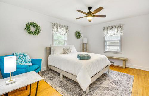 Dogwood Cottage with Fireplace 1 Mi to University - Foto 17