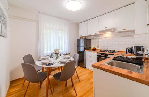 Family Friendly Apartment With Parking - Happy Rentals - Foto 34