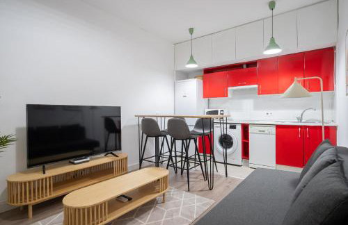 Steps to Gran Via Stylish 1BR in Chueca Alquiler Temporal - Foto 1