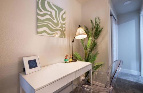 Mid-Century Modern Home - Hot Tub and Game Room - Foto 29