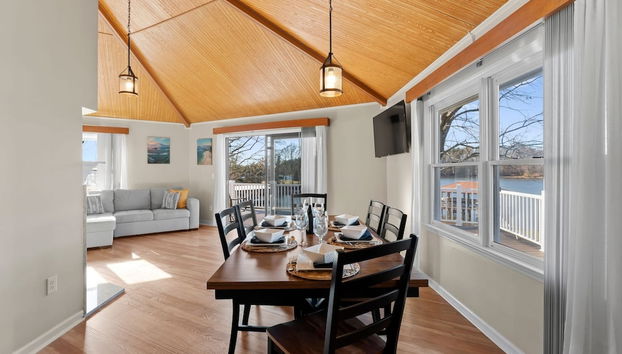 Pleasant Cove Waterfront Getaway With Fire Pit Deck and Private Lake Access - Foto 4, Habitación