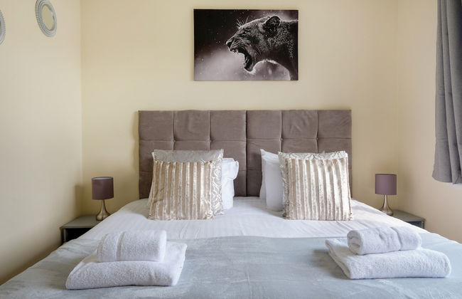 London Heathrow Living Holywell Serviced Houses - Photo 55