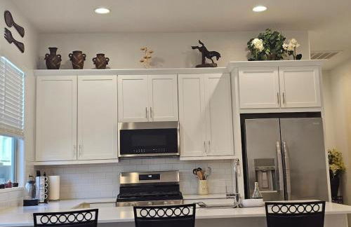 genie palace at statefarm stadium - Photo 9