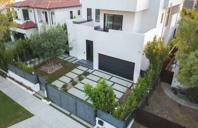 Luxe Weho Villa, Walk to Melrose Ave, Pool + Hot Tub North Vista by Avantstay - Photo 5