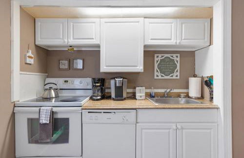 Brenda Lee History 4BR Retreat Pool Hot Tub - Photo 30