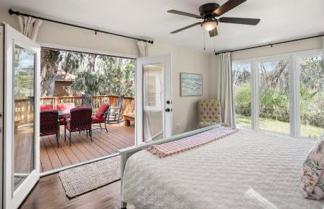 Camellia House - 6 minutes to MCRD Parris Island Graduation Family Friendly, Beach Pass Included, Renovated - Photo 16