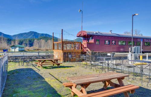 Couples Escape in Railcar, 13 Mi to Mount Rainier! - Photo 30